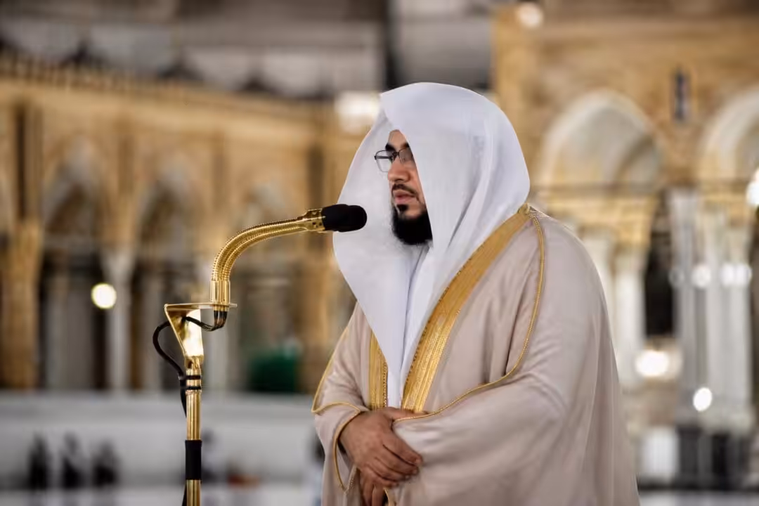 اكتشف كم يبلغ راتب إمام الحرم الشريف في عام 2026، مع معلومات محدثة حول الرواتب والمزايا في هذا المنصب المرموق.