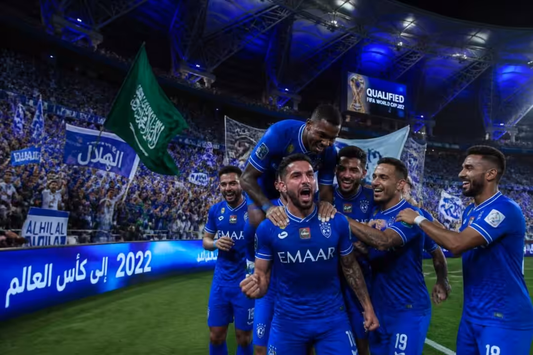 تحليل شامل لفرص فريق الهلال في كأس العالم وتأثير مشاركته على تطور كرة القدم السعودية ومستقبلها.