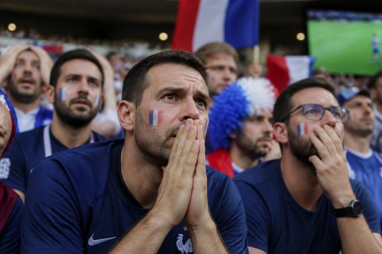 لماذا يعبّر مشجعو فرنسا عن قلقهم الشديد تجاه الحكام المكلفين بمباراة المغرب