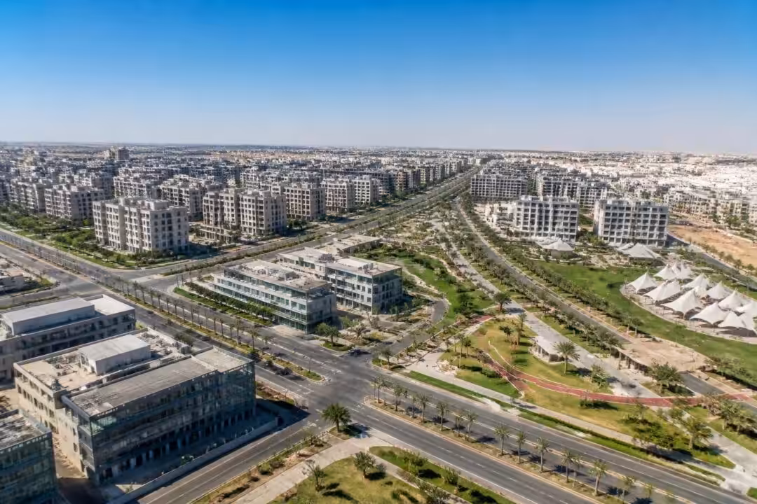 اكتشف نظرة شاملة على حي الملك سلمان وأهم معالمه السياحية والثقافية، وتعرف على تاريخ الحي وأبرز الأماكن التي تجعله وجهة مميزة.